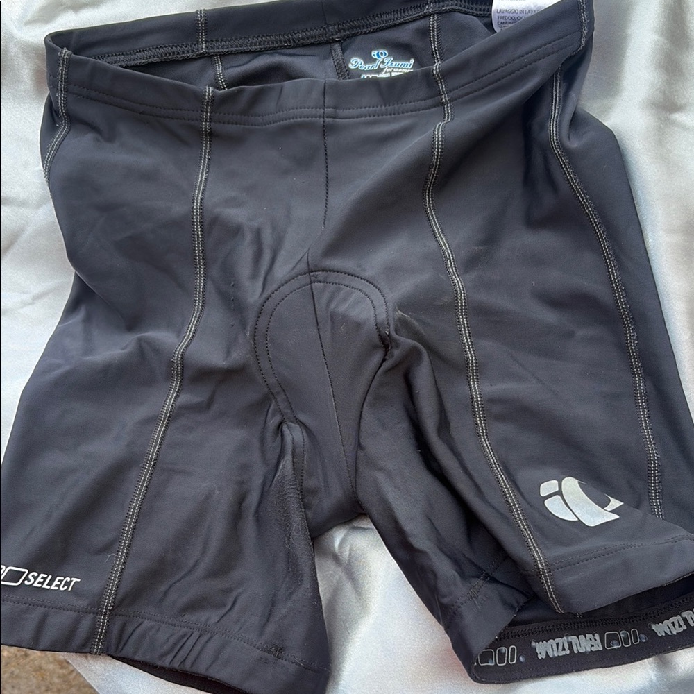 Pearl Izumi Black Women's Cycling Shorts with Logo